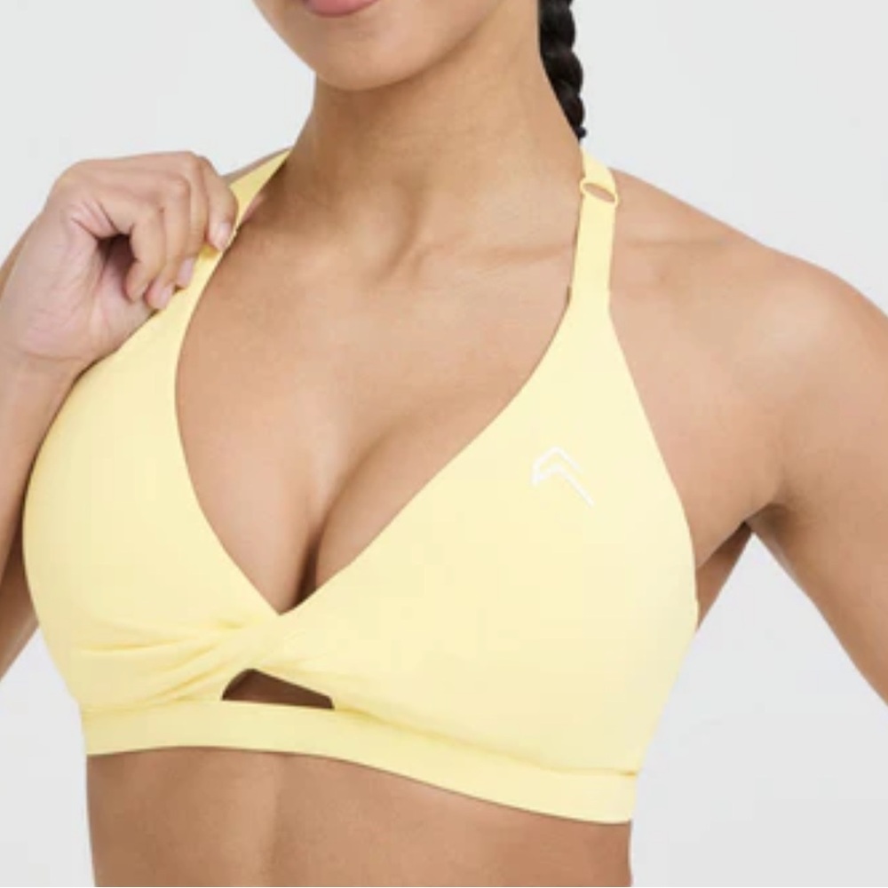 Oner Active UnifiedMove Twist Sports Bra